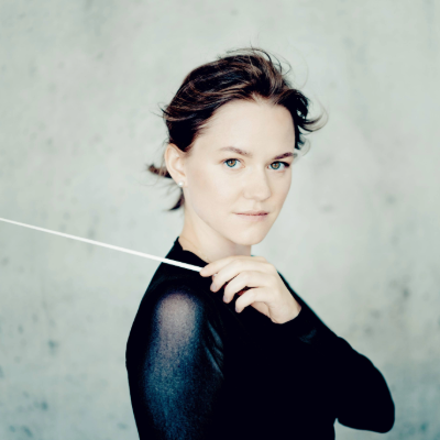 Wincor Conducts Shostakovich No. 1
